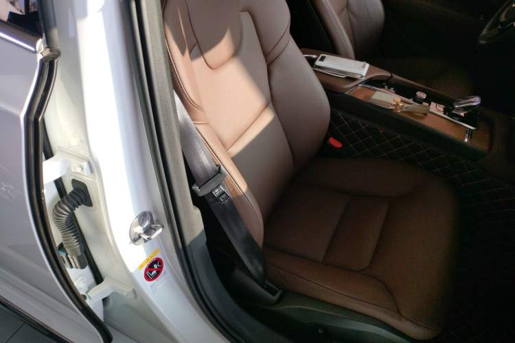 Used Volvo S90 2023 B5 Zhiyi Luxury Edition
