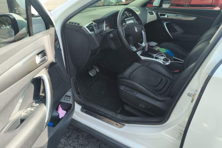 Used DS 6 2014 1.6T Luxury Edition THP200