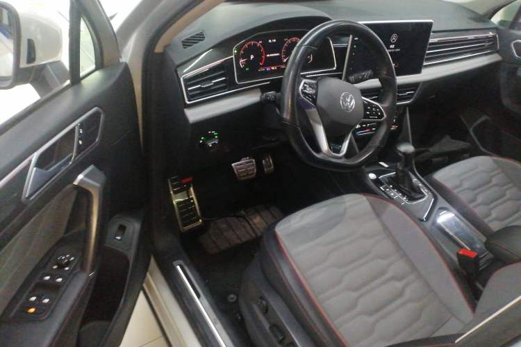 Used Volkswagen Tiguan L 2022 330TSI Automatic Two-Wheel Drive R-Line Flagship Edition
