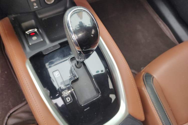 Used Nissan X-Trail 2017 2.5L CVT Ultimate Edition 4WD Gear Lever