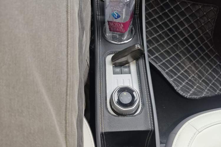 Used Geely Galaxy Panda 2024 200km Panda Rider Gear Lever