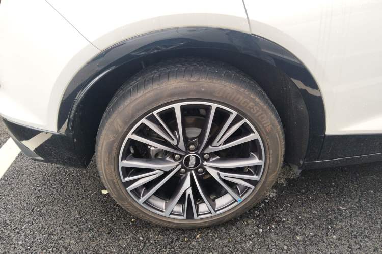 Used Cadillac GT4 2023 25T Prestige Version
