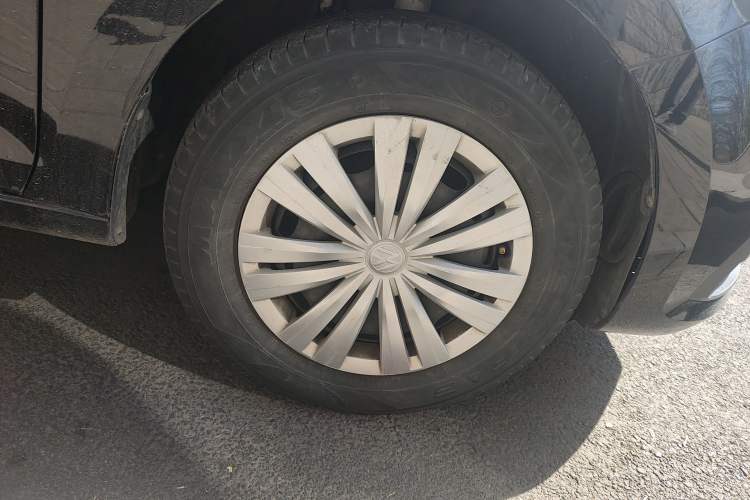 Used Volkswagen Santana 2021 1.5L Manual Fashion Edition Right Front Wheel Hub