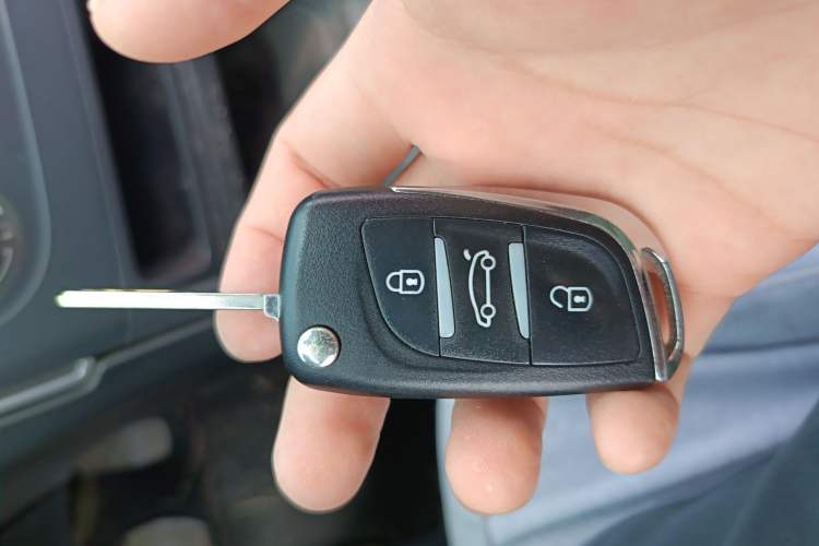 Used Peugeot 308 2014 Enjoy Edition Classic 1.6L Manual YouShang Model Vehicle Key