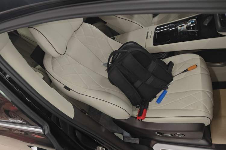 Used Denza D9 2024 DM-i 980 Four-Wheel Drive Prestige Model Right Front Seat