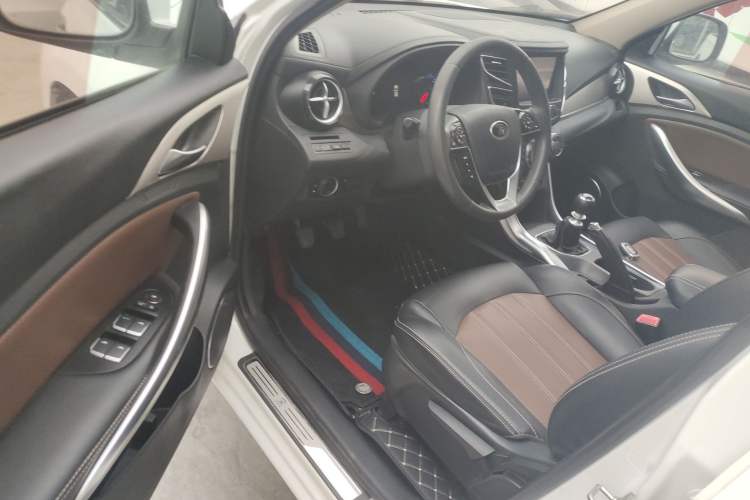 Used BYD Song 2016 GaiShi Edition 1.5TI Manual Elite Model Driver Seat