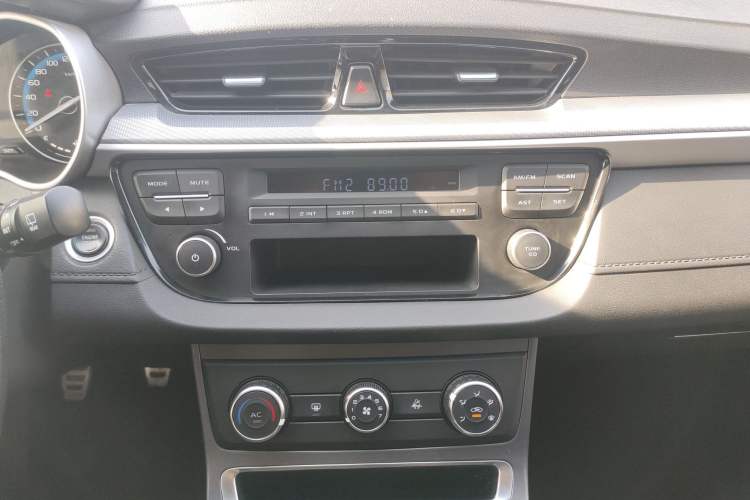 Used Geely Auto Vision S1 2019 Upgraded Model 1.5L Manual Happiness Edition
