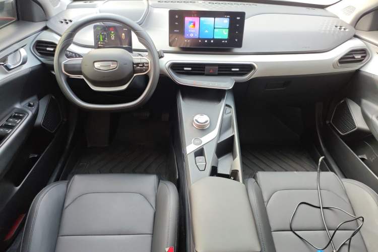 Used Geometry A 2024 410KM Travel Edition Center Console