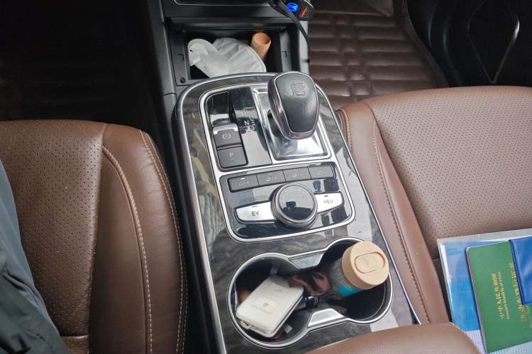 Used BYD Tang New Energy 2015 2.0T Four-Wheel-Drive Flagship Model Gear Lever