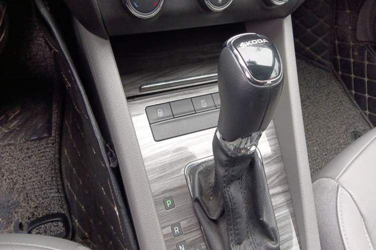 Used Skoda Octavia 2015 1.6L Automatic Yijun Edition
