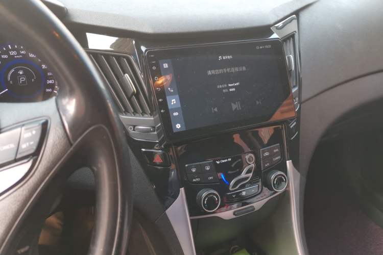 Used Hyundai Sonata 2014 2.4L Automatic Luxury Version China IV Standard Audio And AC Panel