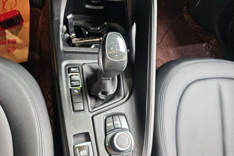 Used BMW X1 2016 sDrive18Li Premium Edition Gear Lever