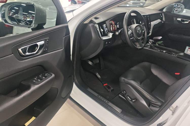 Used Volvo XC60 2018 T5 4x4 Zhiyi Edition
