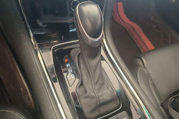 Used Cadillac ATS-L 2017 28T Fashion Edition Gear Lever