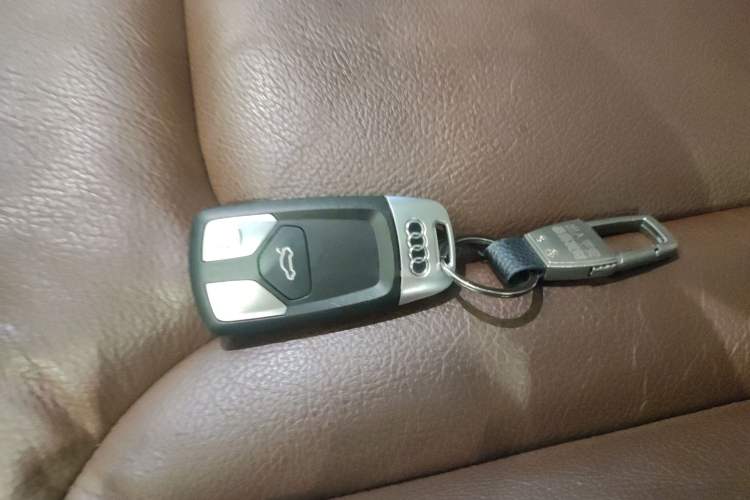 Used Audi Q7 2018 40 TFSI Comfort Model
