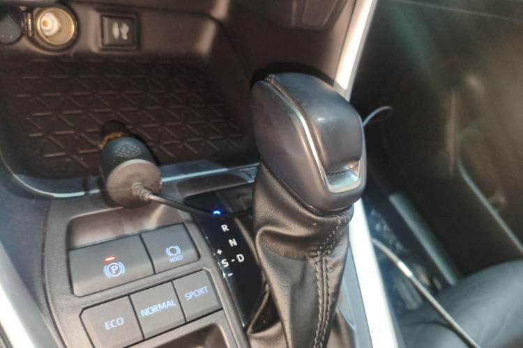 Used Toyota Wildlander 2022 Dual-Engine 2.5L E-CVT Two-Wheel Drive Luxury PLUS Edition Gear Lever