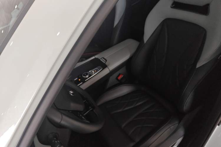 Used CHANGAN CS75 PLUS 2024 3rd Generation Champion Edition 1.5T Intelligent Drive Dynamic Model
