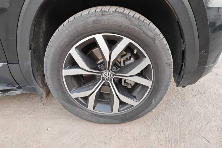 Used Volkswagen Teramont 2019 380TSI Four-Wheel Drive Luxury Version China V Standard Right Front Wheel Hub