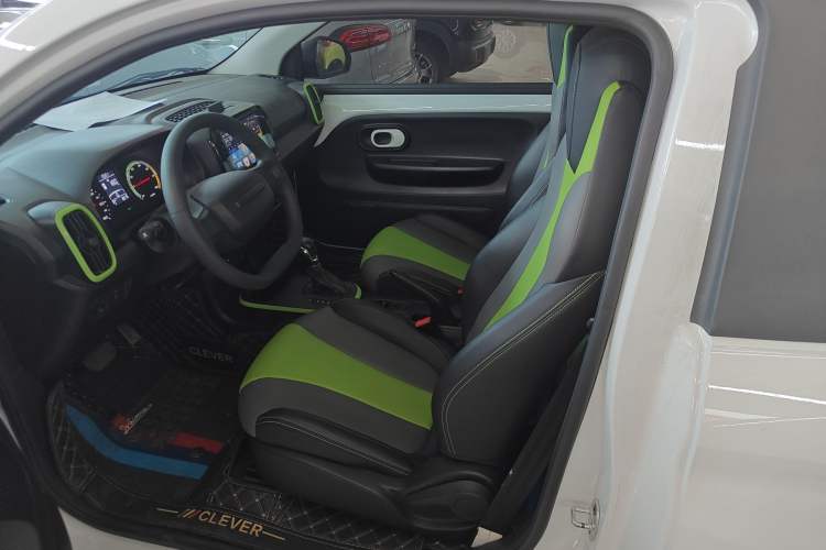 Used Roewe Clever 2021 302 km New Four-Seater Super-Efficient Version