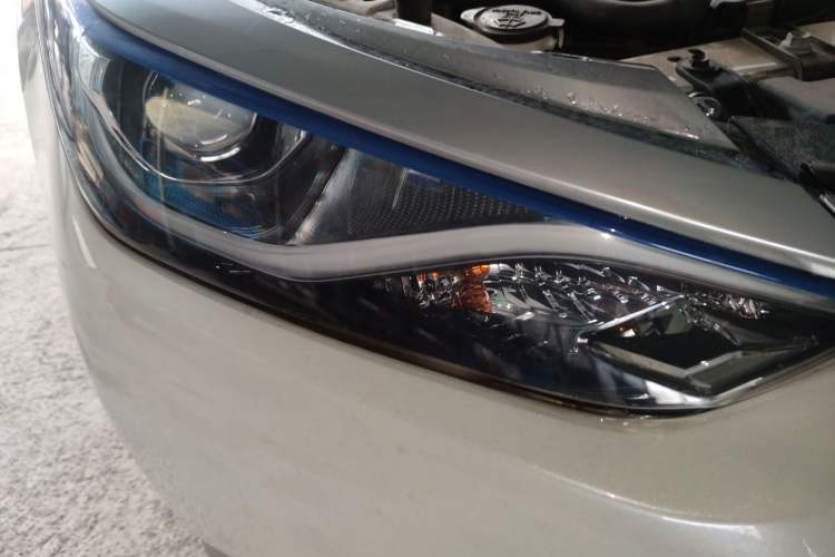 Used Toyota Levin 2017 Revised Dual-Engine 1.8H GS E-CVT Elite Sunroof Version China V Standard Right Front Headlight