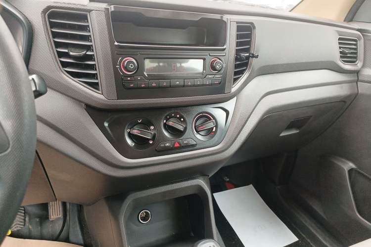 Used Wuling Hongguang V 2022 1.5L Jingqu Edition Electric-Assist LAR