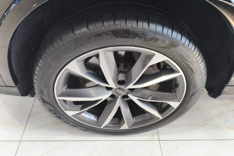 Used Audi Q7 2022 55 TFSI quattro S line Sport model