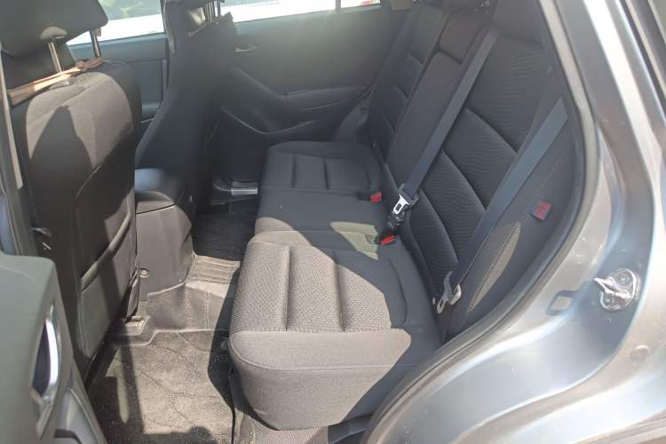 Used Mazda CX-5 2014 2.0L Automatic Two-Wheel Drive Urban Version Left Rear Seat