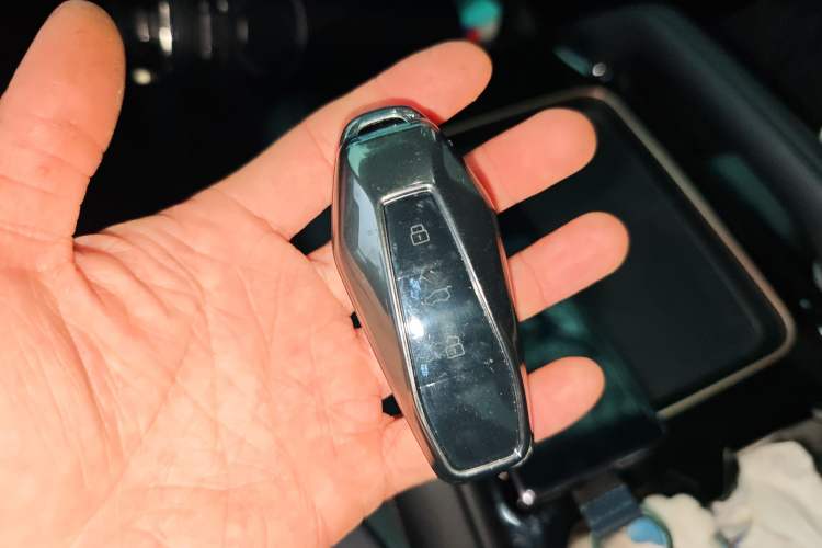 Used iCAR 03 2024 401km Two-Wheel Drive Standard Advanced Version Vehicle Key