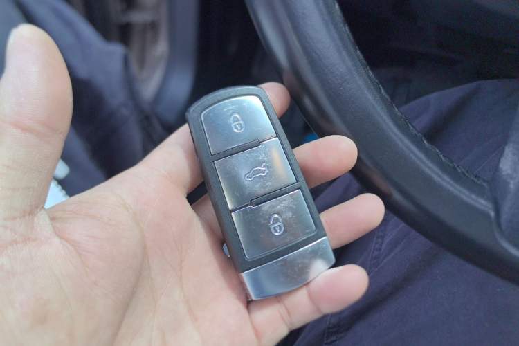 Used Volkswagen Magotan 2016 1.8TSI Luxury Comfort Model Vehicle Key