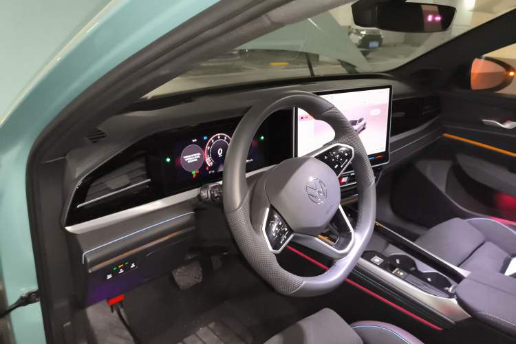 Used Volkswagen Passat 2025 Pro 380TSI Starry Dragon Luxury Edition
