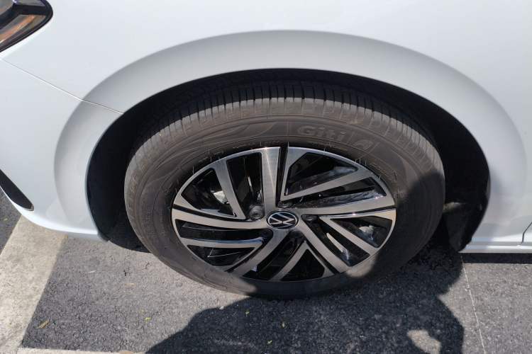 Used Volkswagen Lavida 2024 1.5L Automatic Starry Sky 5 Million Edition Exterior 4