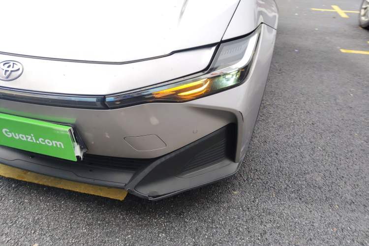 Used Toyota bZ3 2023 517 km Elite PRO Left Front Headlight