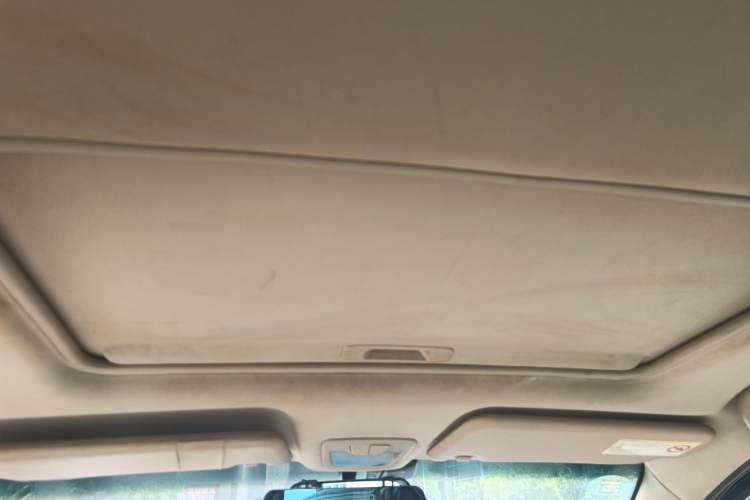 Used Baojun 730 2014 1.5L Manual Luxury Navigation ESP Version 7 Seats Headliner