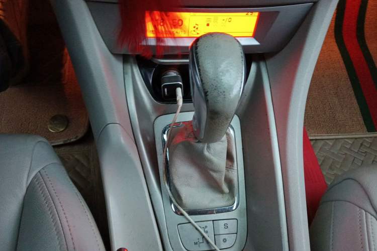 Used Citroen C5 2012 2.0L Automatic Luxury Edition Gear Lever