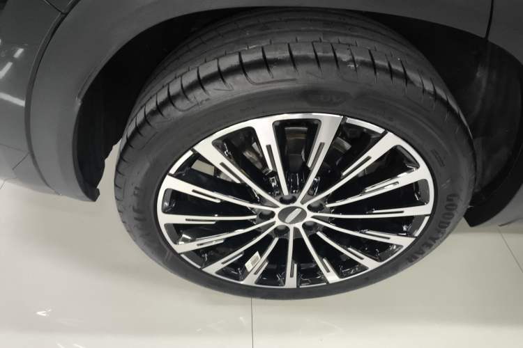 Used Geely Auto Monjaro L 2025 Dongfang Yao 2.0TD Automatic Jinzhao Edition
