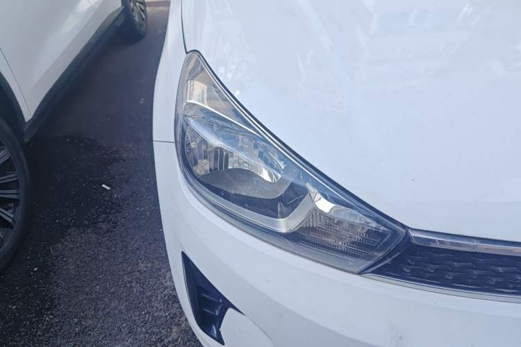 Used Kia Pegas 2019 1.4L Manual Value Edition National VI Standard Right Front Headlight