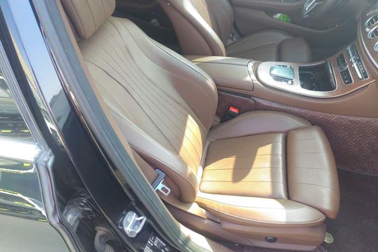 Used Mercedes-Benz E-Class 2020 E 260 L
