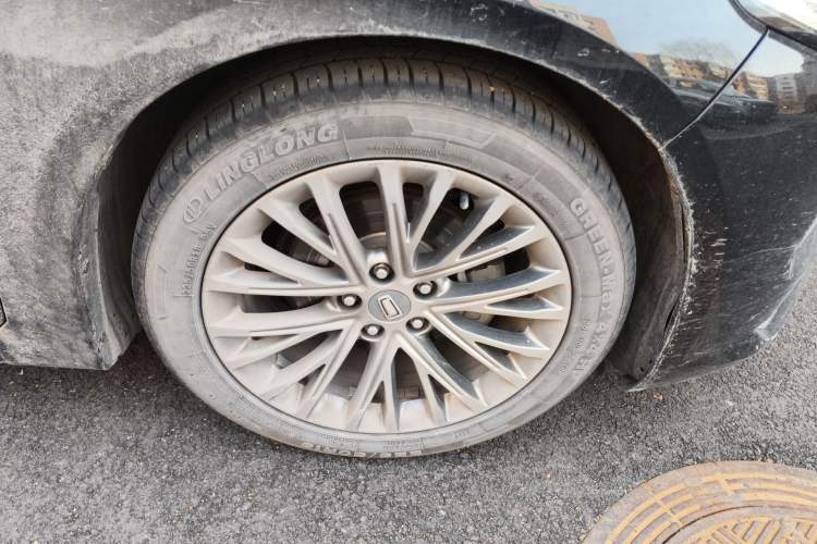 Used Bestune B70 2023 Third Generation 1.5T Automatic Enjoyment Version 70th Anniversary Edition Right Front Wheel Hub