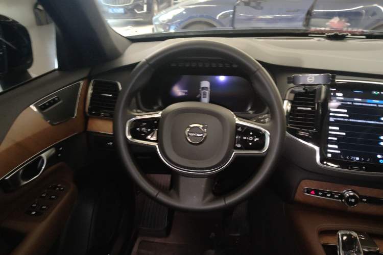 Used Volvo XC90 2023 B6 Zhiyi Luxury Edition 7-Seater