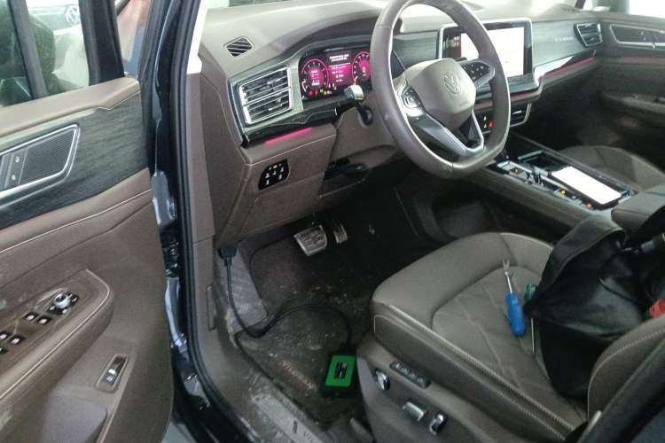 Used Volkswagen Viloran 2024 380TSI Premium Edition