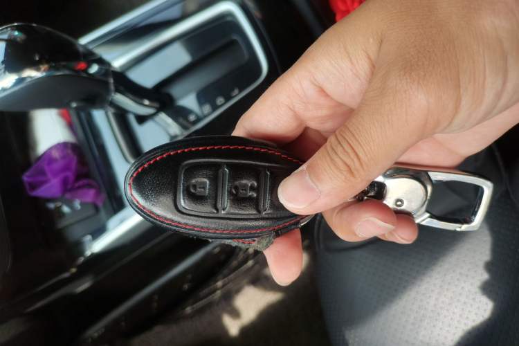 Used Nissan Sylphy 2019 1.6XV CVT Smart Connect Luxury Edition China VI Standard Vehicle Key