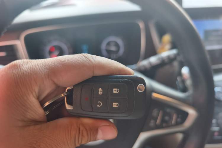 Used Buick GL8 2018 28T Luxury Model China VI Standard Vehicle Key