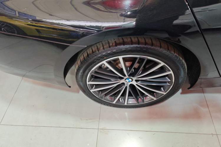 Used BMW 5 Series 2022 Restyled 530Li Leading Edition M Sport Package Exterior 5