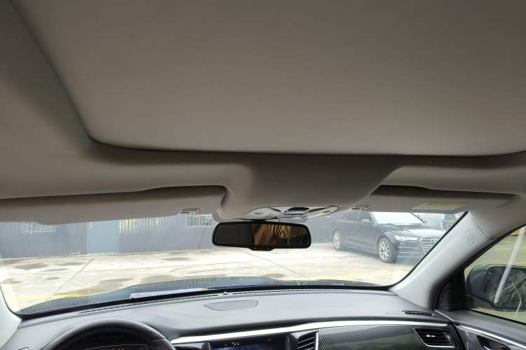 Used GAC Trumpchi GS7 2017 320T Two-Wheel-Drive Luxury Smart Connectivity Model