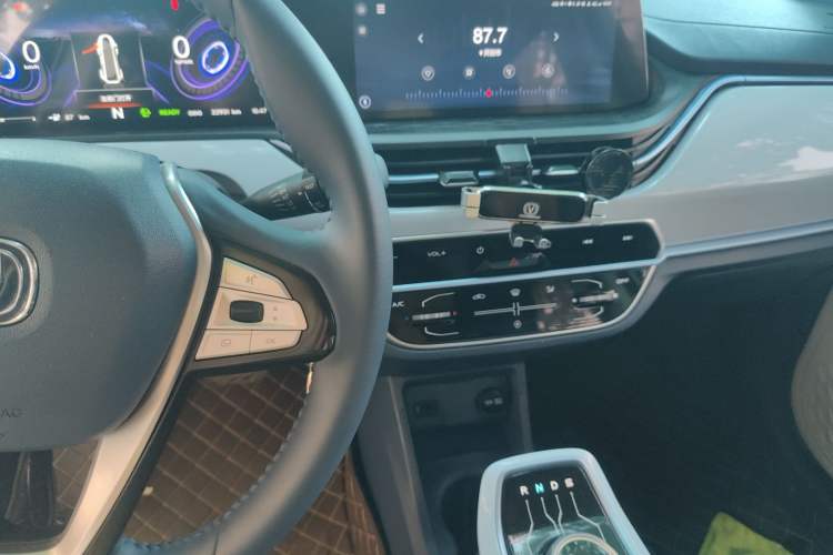 Used CHANGAN OSHAN Benni E-Star 2022 Charming Edition Colorful Model Lithium-Ion Battery Audio And AC Panel