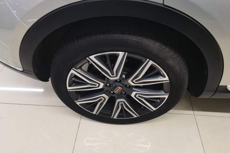 Used Hongqi HS5 2022 Facelifted Version 2.0T Smart Connect Flagship All-Wheel-Drive Edition
