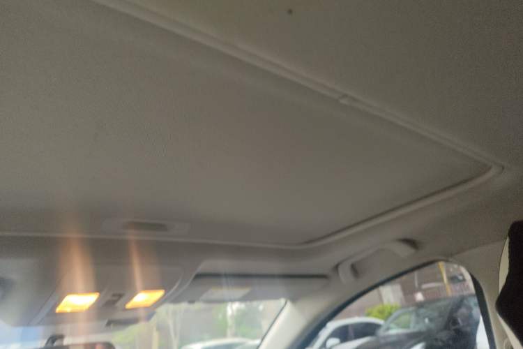 Used Mazda 3 Axela 2014 Sedan 1.5L Automatic Luxury Model Headliner