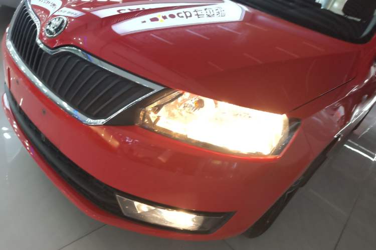 Used Skoda Rapid Spaceback 2016 Revised Version 1.4L Manual Front-Drive Edition