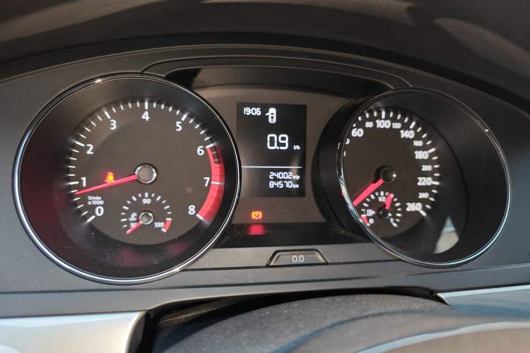 Used Volkswagen Lamando 2017 230TSI Manual Trend Edition
