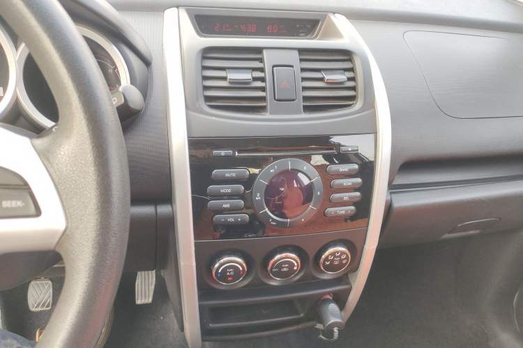 Used CHANGAN CX20 2014 1.4L Manual Sport Version China IV Standard